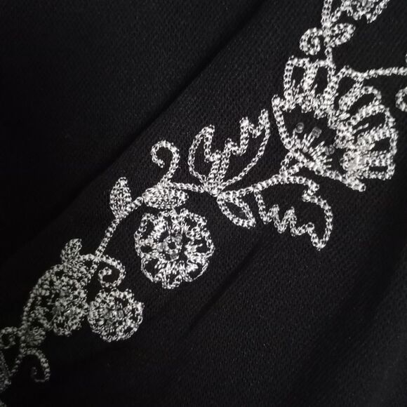 Nine& CO by nine west Black Embroidery Waste up V- - Picture 3 of 8